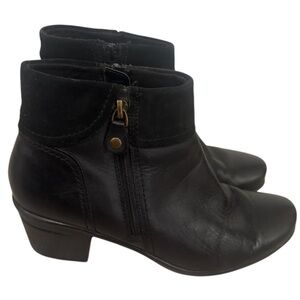 Clarks Boots Womens Black Emslie Twist Sz 8 M Ankle Leather Booties Soft Cushion